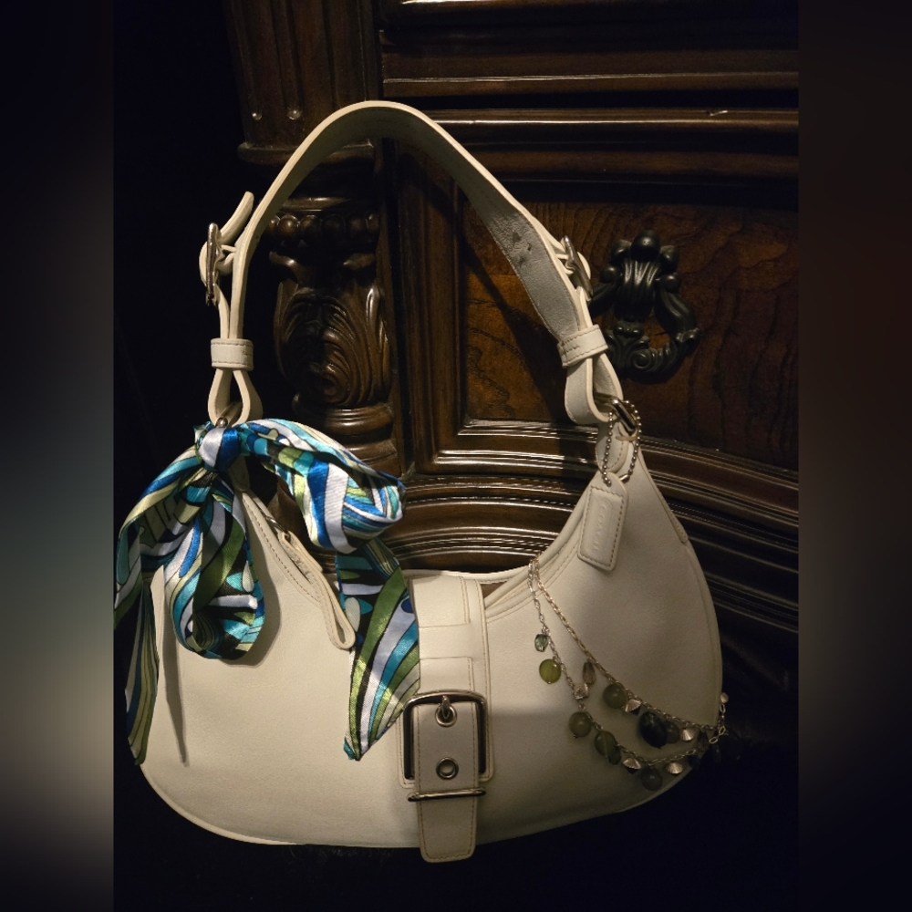 Coach Vintage Hobo Buckle Hampton White